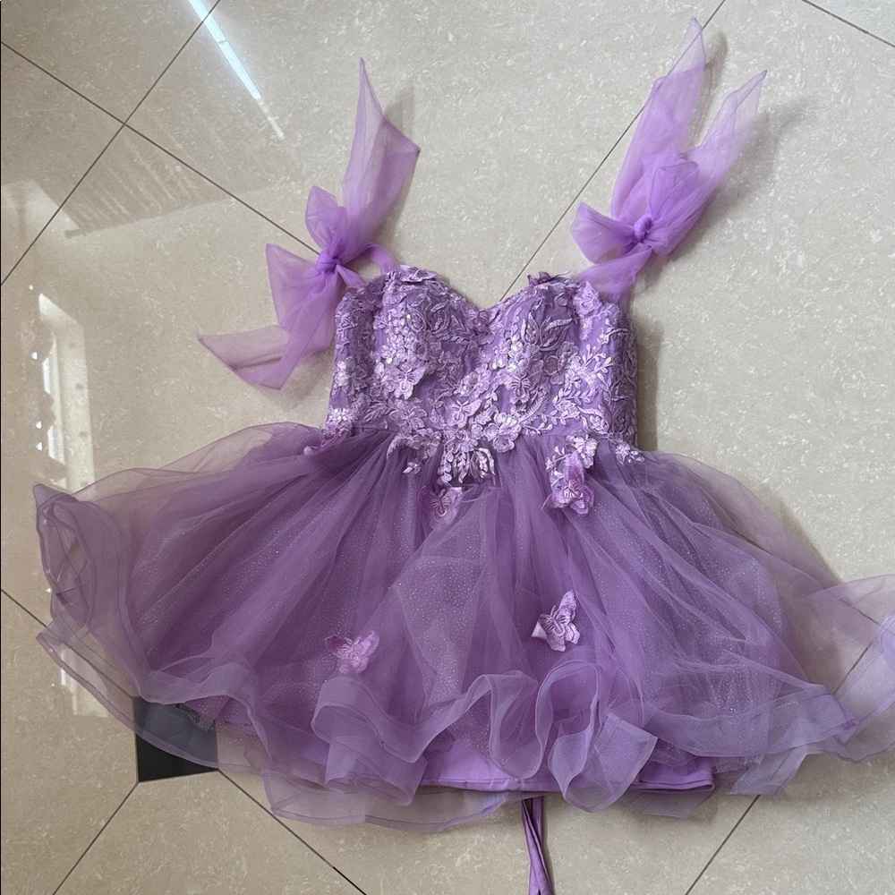 Charming Lavender Kids Formal Dress with Floral Details